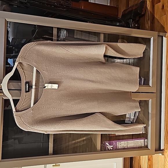 Express sweater - Picture 1 of 3